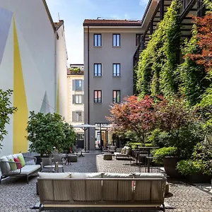 Savona 18 4*, Milán Italia